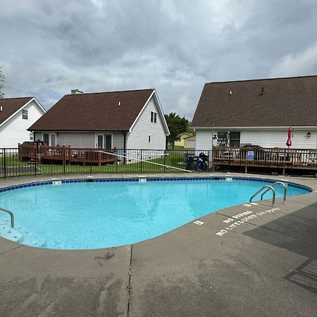 1 Mile To Pkwy, Pets, Hot Tub, Creekside, Porch Villa Pigeon Forge Exteriör bild