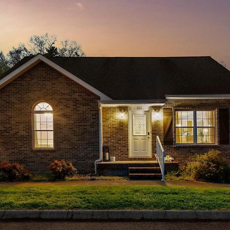 1 Mile To Pkwy, Pets, Hot Tub, Creekside, Porch Villa Pigeon Forge Exteriör bild