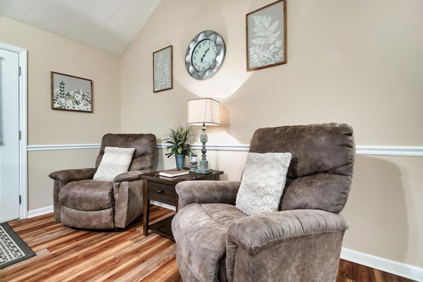 1 Mile To Pkwy, Pets, Hot Tub, Creekside, Porch Villa Pigeon Forge Exteriör bild