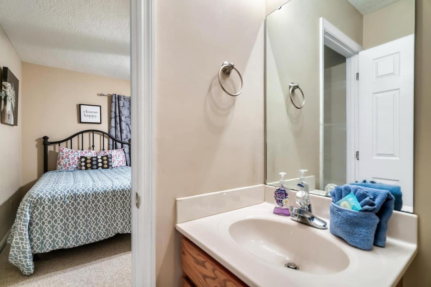 1 Mile To Pkwy, Pets, Hot Tub, Creekside, Porch Villa Pigeon Forge Exteriör bild
