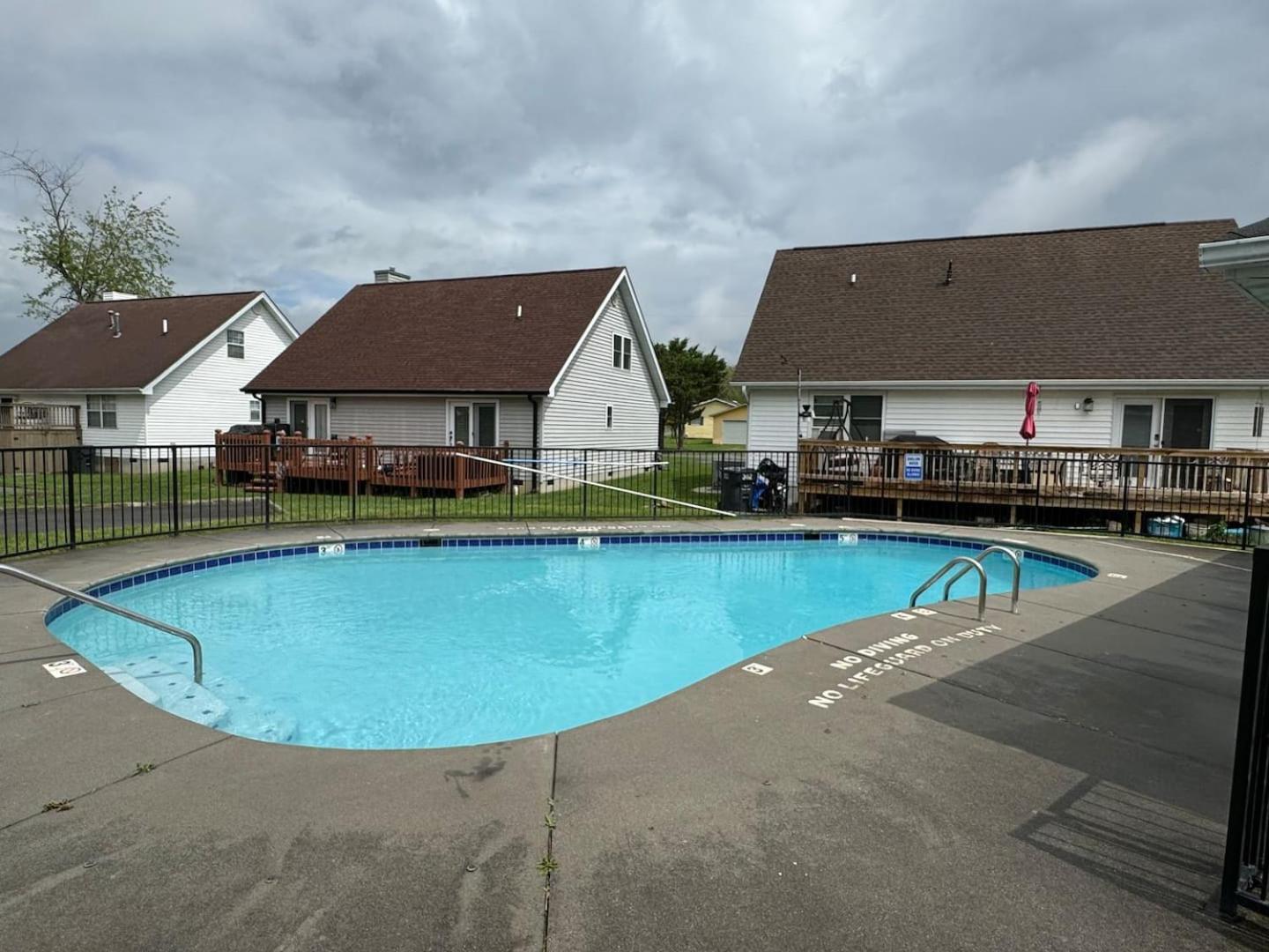 1 Mile To Pkwy, Pets, Hot Tub, Creekside, Porch Villa Pigeon Forge Exteriör bild