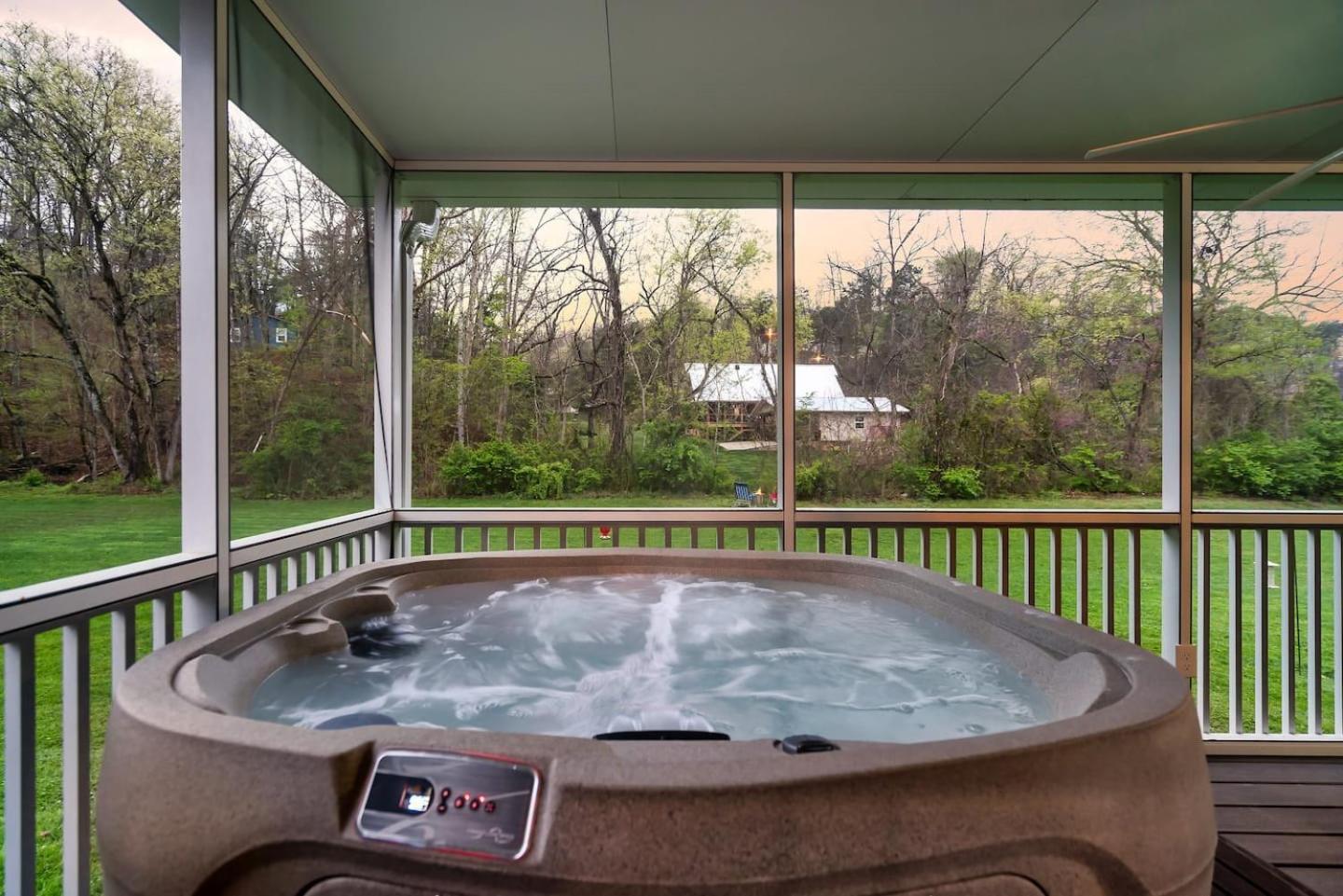1 Mile To Pkwy, Pets, Hot Tub, Creekside, Porch Villa Pigeon Forge Exteriör bild