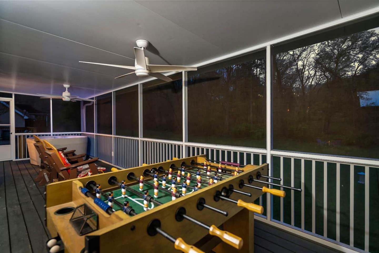 1 Mile To Pkwy, Pets, Hot Tub, Creekside, Porch Villa Pigeon Forge Exteriör bild