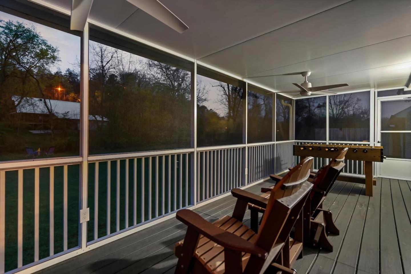 1 Mile To Pkwy, Pets, Hot Tub, Creekside, Porch Villa Pigeon Forge Exteriör bild