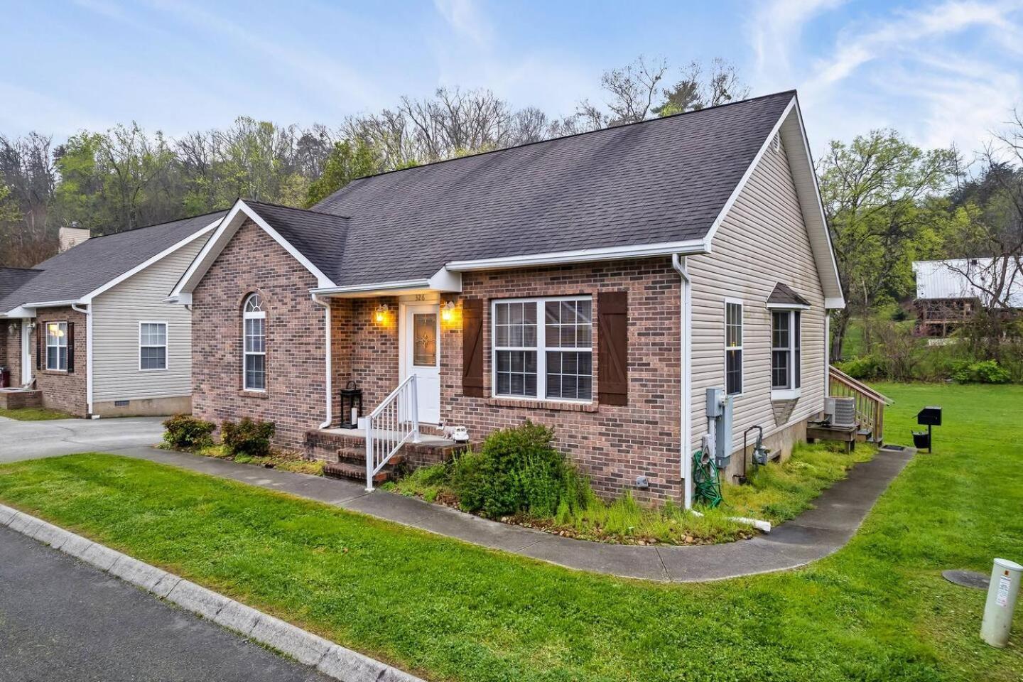 1 Mile To Pkwy, Pets, Hot Tub, Creekside, Porch Villa Pigeon Forge Exteriör bild