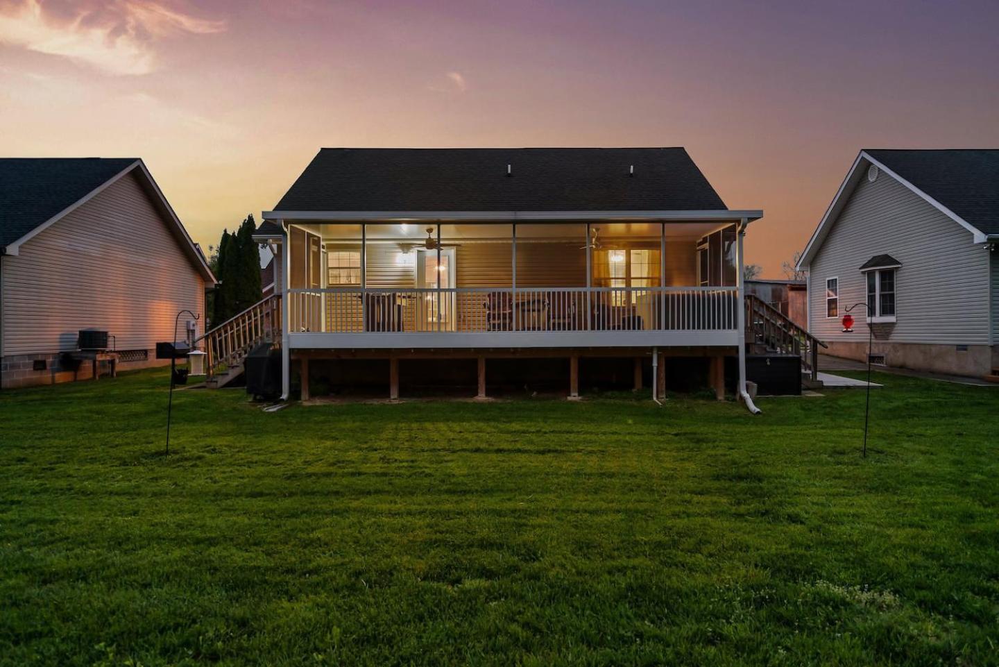 1 Mile To Pkwy, Pets, Hot Tub, Creekside, Porch Villa Pigeon Forge Exteriör bild